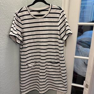 Banana repulic t-shirt dress with front pockets